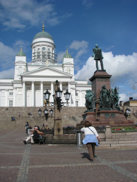kiminfrontoftuomiochurch.jpg